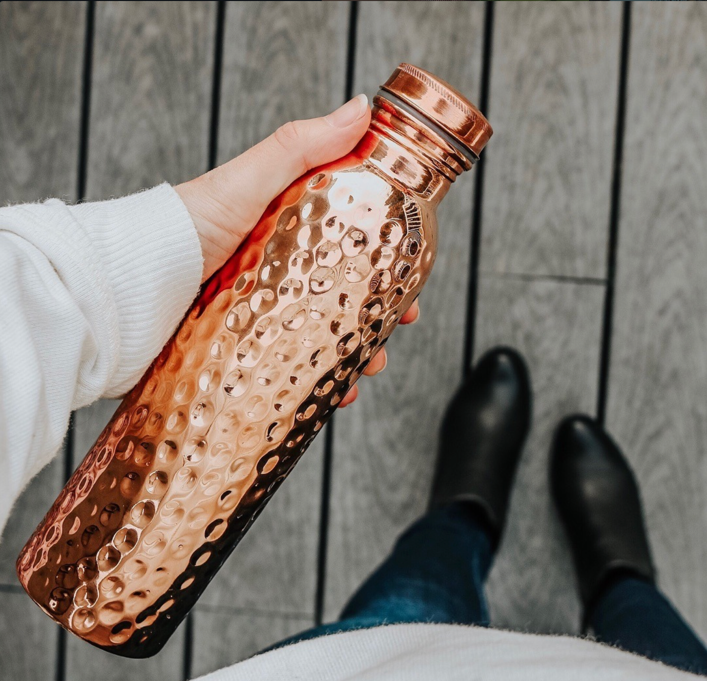 El Yapımı Ayurvedik Bakır Su Şişesi – Geleneksel Ustalık